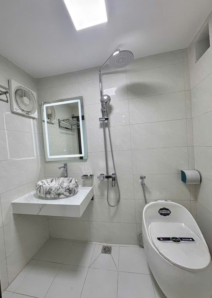 Cần bán nhà phố Phạm Ngọc Thạch ô tô đỗ cửa,diện tích 90m ,3 phòng ngủ,2 wc.Sổ đỏ sẵn sàng giao - Ảnh 1
